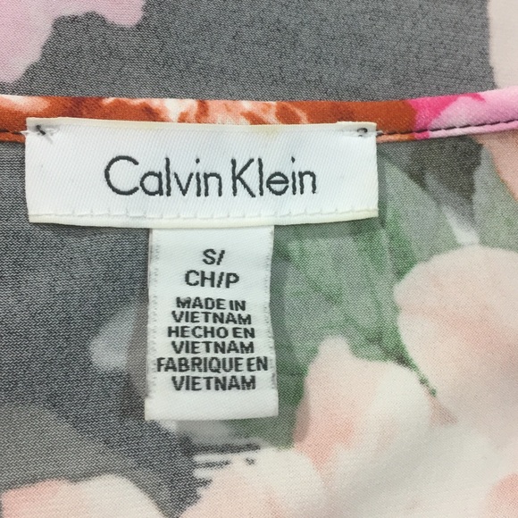 Calvin Klein || Woman’s floral print Blouse size Small - Picture 6 of 6